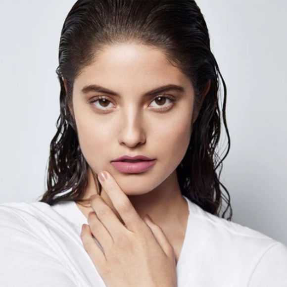 Context Liquid Lacquer Lipstick in Say Love (Pink) .21oz NIB - Picture 3 of 5